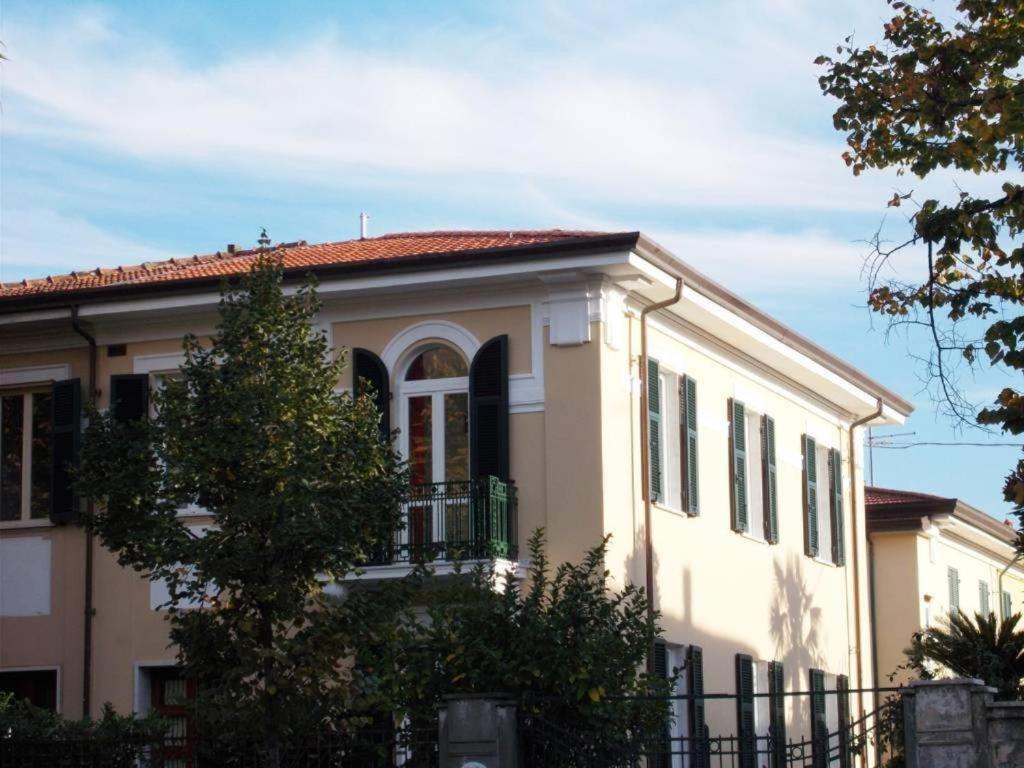 B&B Rossana Carrara Exterior photo
