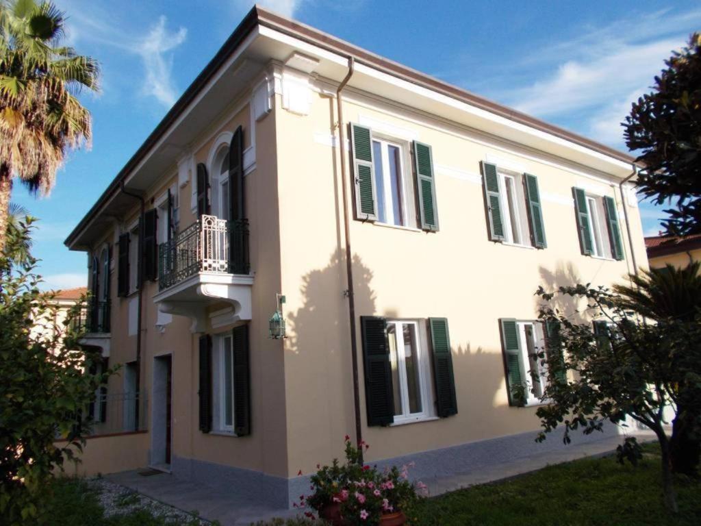 B&B Rossana Carrara Exterior photo