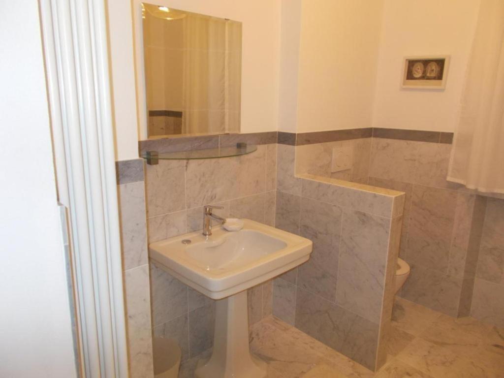 B&B Rossana Carrara Exterior photo